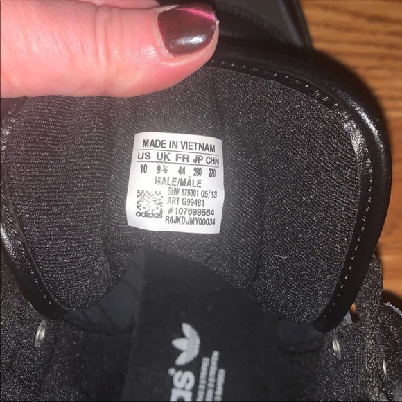 ❌SOLD❌Adidas men sneakers - Picture 6 of 9